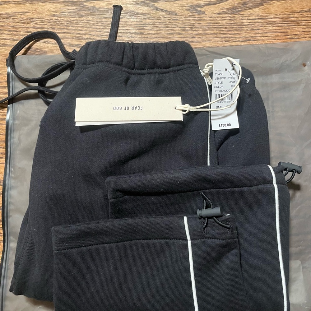 Essentials Fear of God Black Joggers with White Piping - Picture 5 of 5